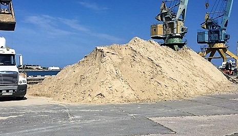 Доставка песка и щебня в Комарово